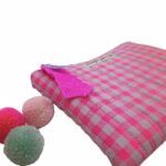 Trousse carreaux fluo