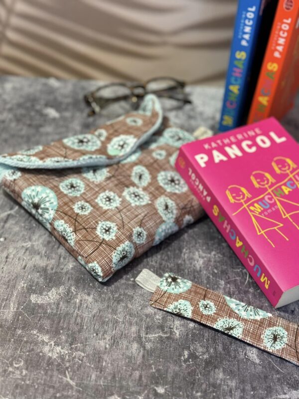 Pochette à livre de poche brun, vert eau et marque page