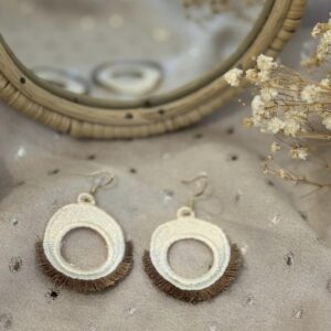 boucles d'oreilles beiges