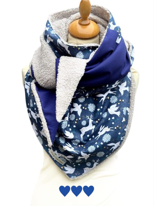 Foulard bleu colombes