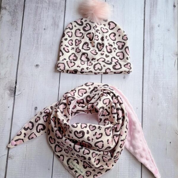 Foulard coeur léopard rose