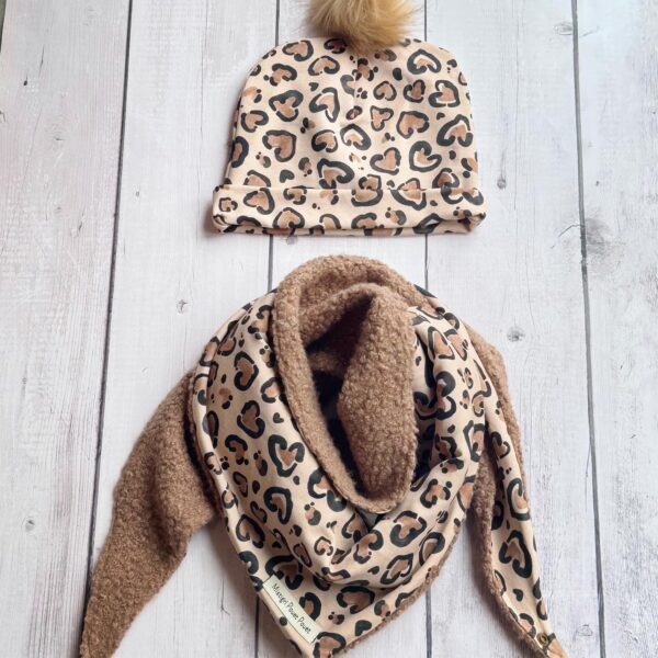 Bonnet coeur léopard camel