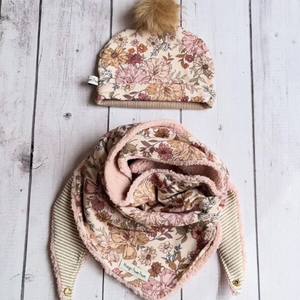 Foulard fleuri romantique