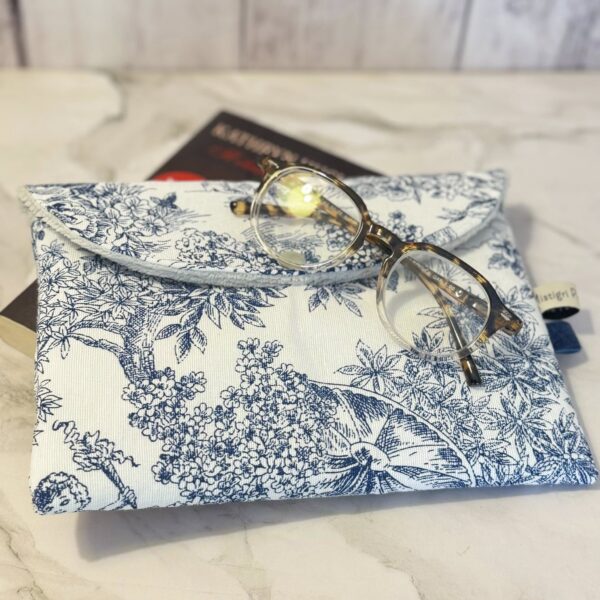 Petite pochette toile de Jouy bleue
