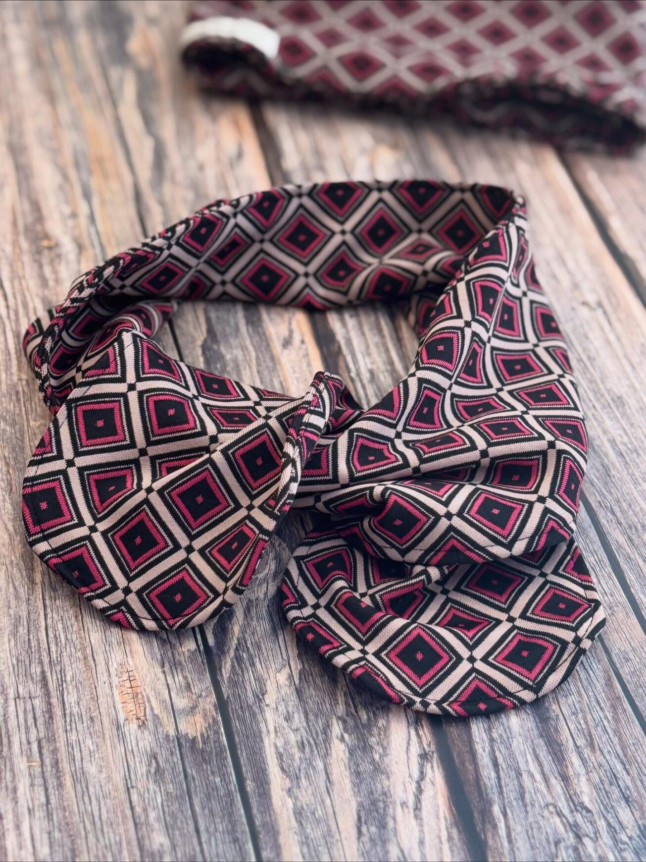 Mini foulard grenat et noir